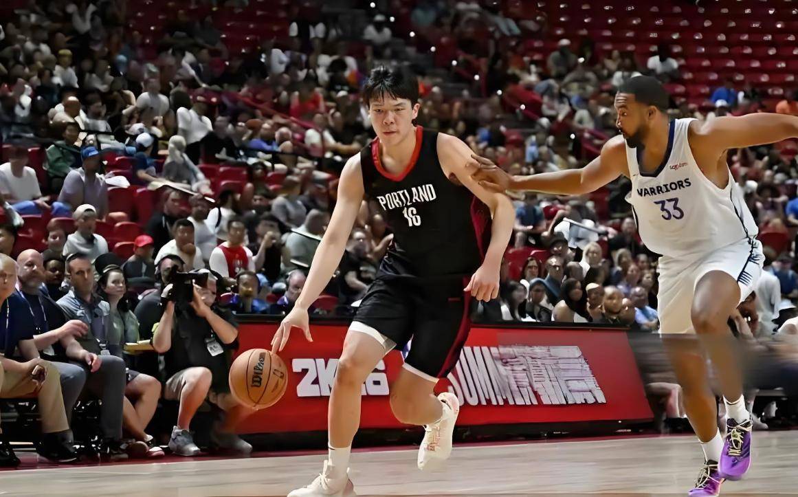 萨克拉门托国王训练开放日，国际比赛日篮板制胜引欢呼，NBA常规赛在即，更衣室氛围转暖的简单介绍