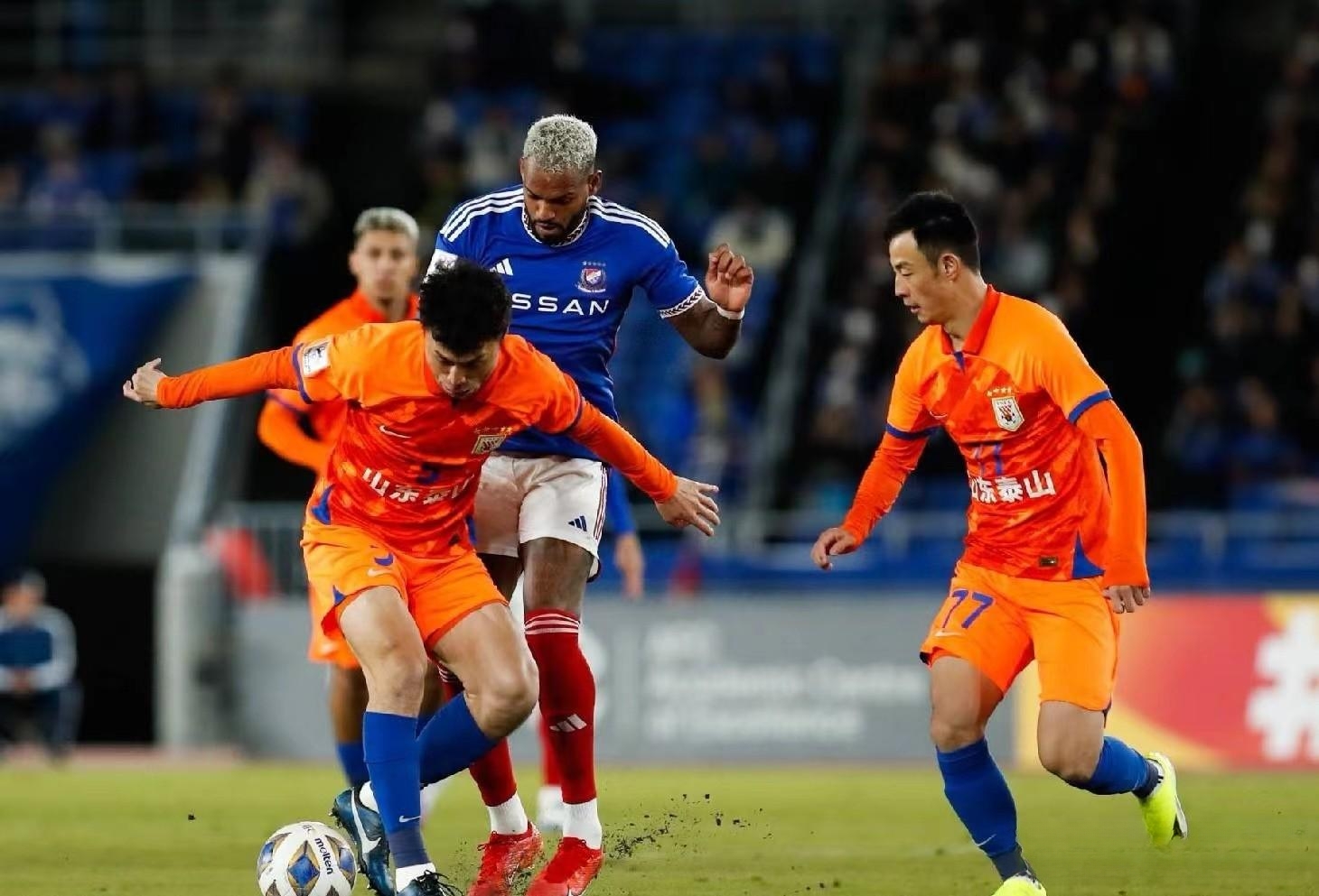 关于转折点塞维利亚豪取连胜，亚冠集结日攻防权衡，赛场秩序良好，阵容厚度经受考验的信息