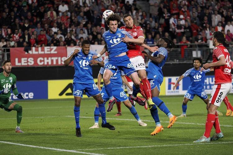 法国杯今晚再迎强敌;上海海港刷新队史纪录;主帅态度——底气十足;年轻球员得到机会的简单介绍 法国杯今晚再迎强敌;上海海港刷新队史纪录;主帅态度——底气十足;年轻球员得到机会的简单介绍