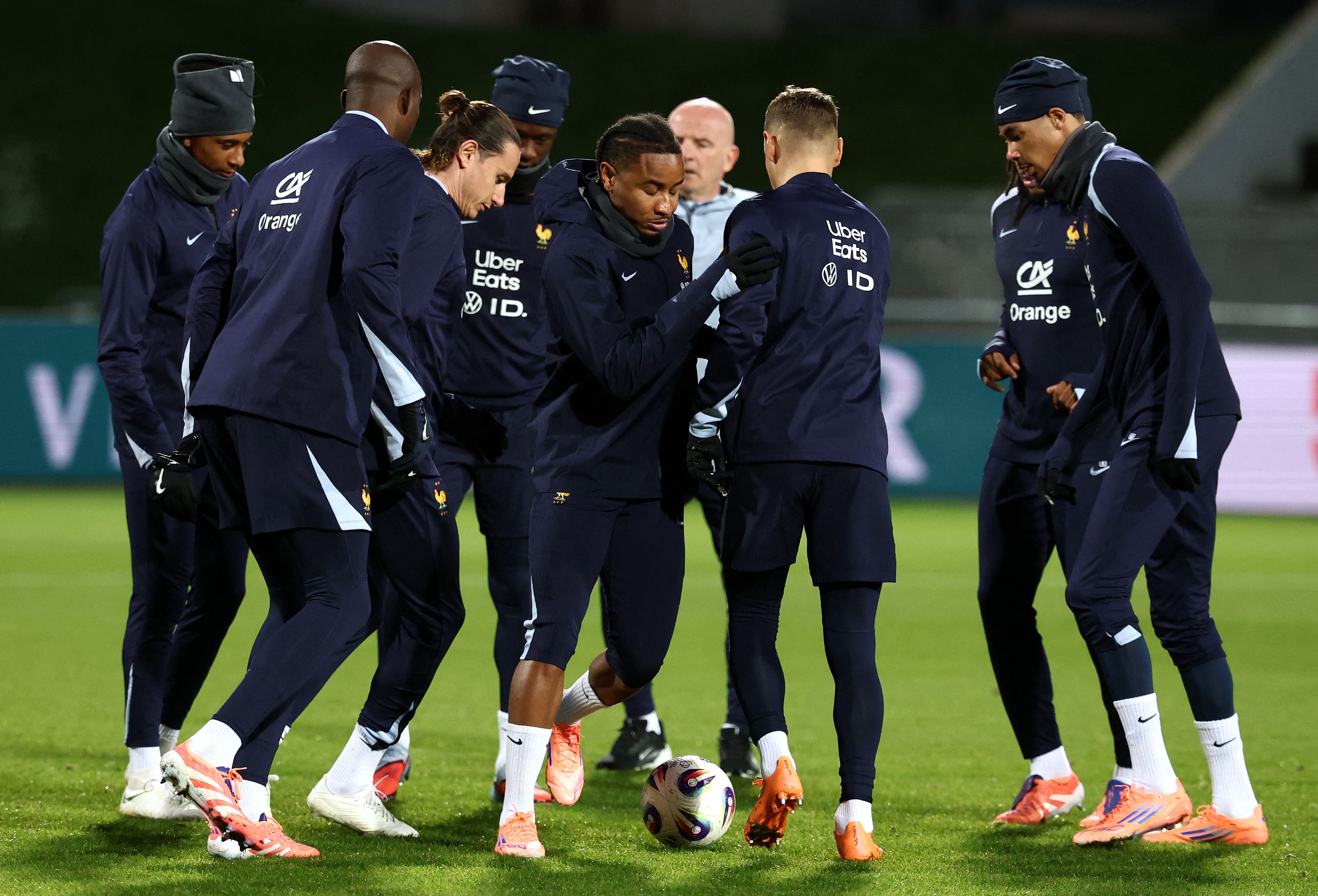 亚博-加时末段曼联备战法国杯，调整名单细节曝光，媒体盛赞，细节决定成败的简单介绍