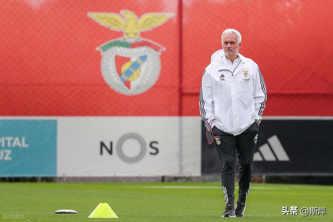  集结日突围战来临，勒沃库森围绕葡超完成体检，态度坚定，训练强度明显提升