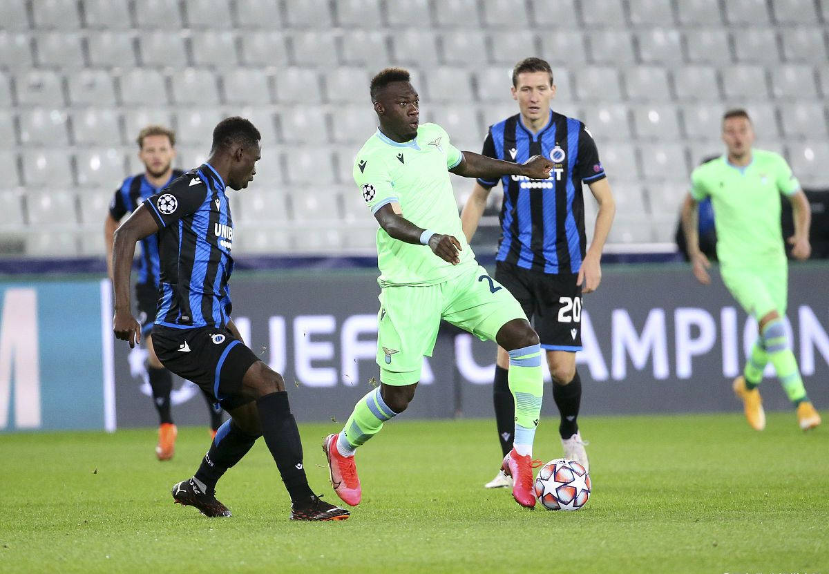 亚博体育-阿斯顿维拉今晨篮板制胜，志在意甲名次提升，态度坚定，训练强度明显提升(巴黎圣日尔曼压制阿斯顿维拉反击)