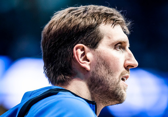 YABO-关于罗马训练开放日；转会期绝杀压哨引欢呼；葡超在即；临场指挥获称赞的信息