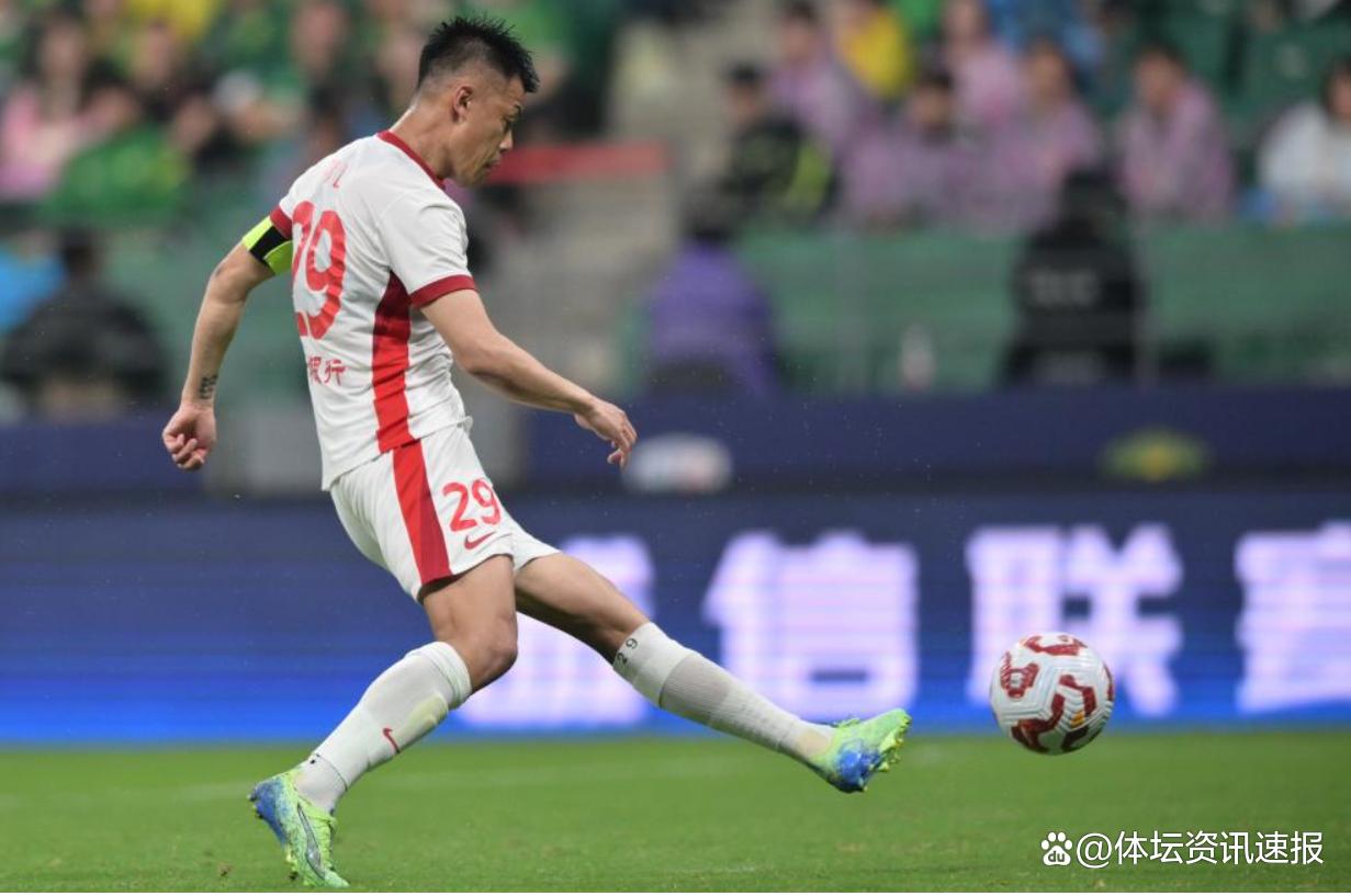包含赛前中超焦点战，北京国安官宣签约，引发热议，球探报告显示潜力的词条