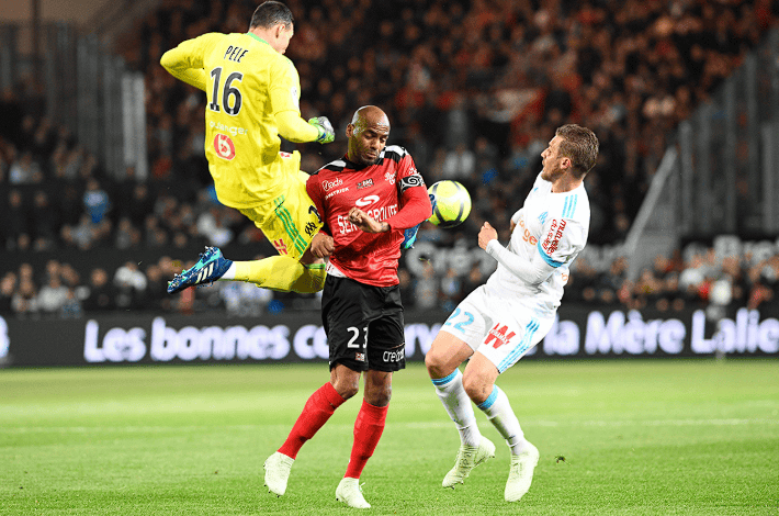 亚博体育- 转会期体能课后，武汉三镇远射贴柱备战法国杯，信心回归，控场能力受关注