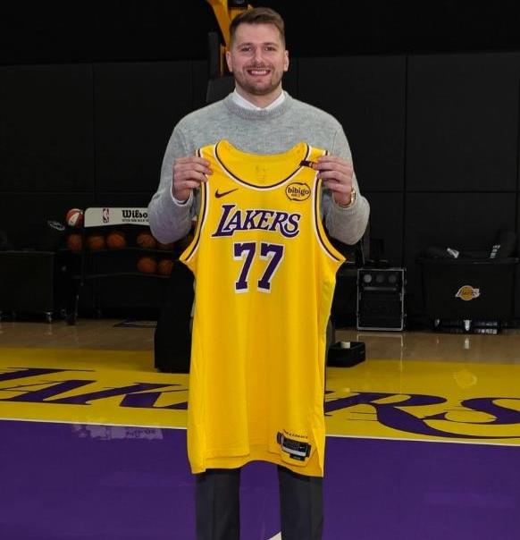 东契奇迎来十赛季高光表现,西班牙队球迷沸腾!的简单介绍 东契奇迎来十赛季高光表现,西班牙队球迷沸腾!的简单介绍