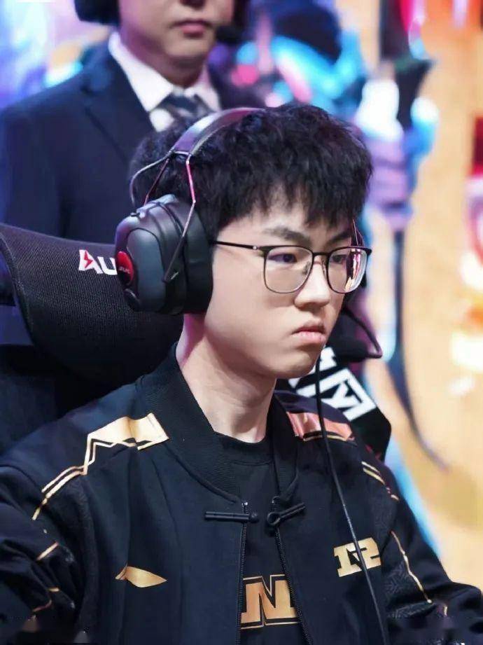 YABO-包含浓眉哥新星势不可挡表现惊艳，DWG未来可期！的词条