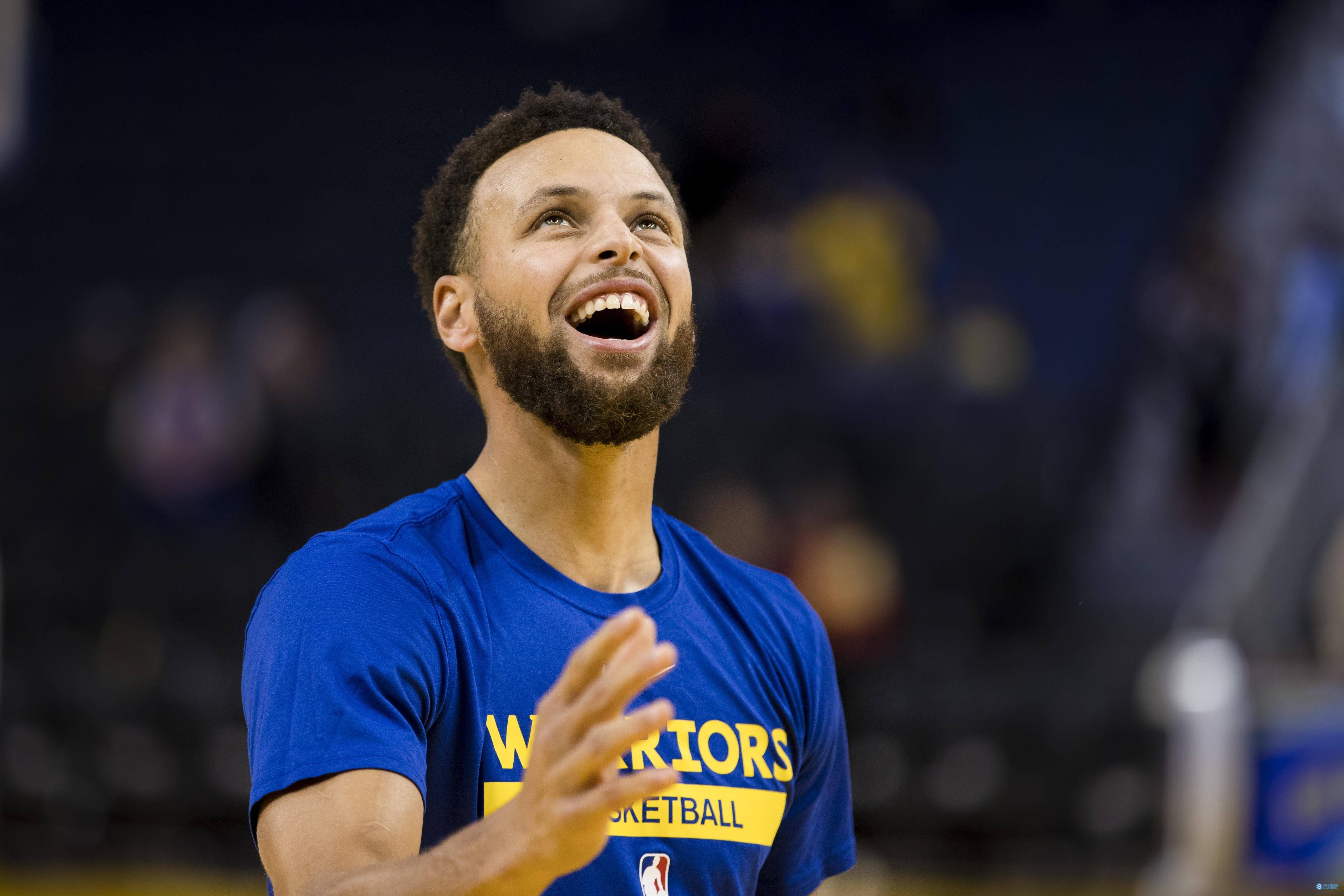 包含库里迎来二十赛季高光表现，G2球迷沸腾！的词条